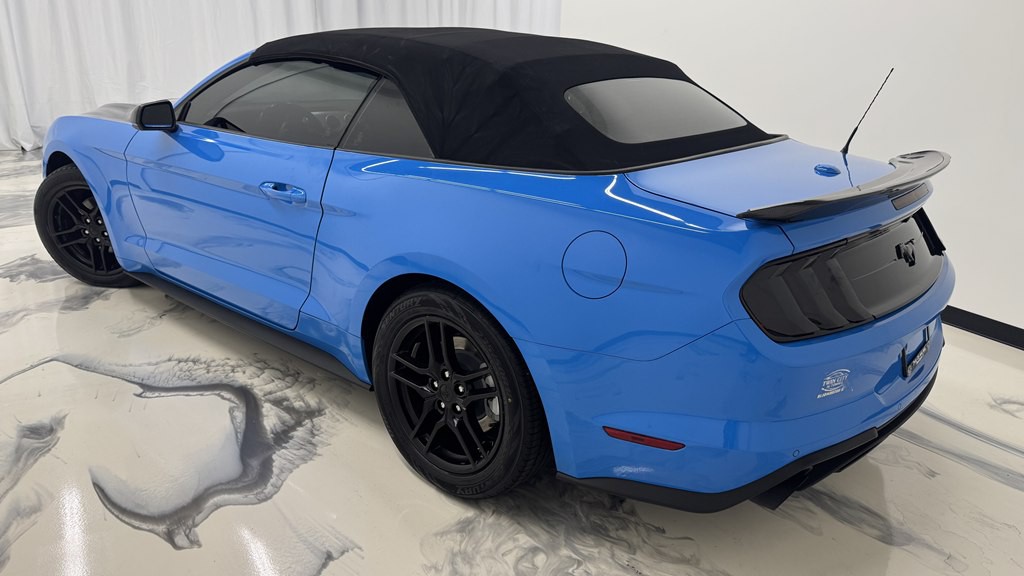 2022 Ford Mustang Image 7