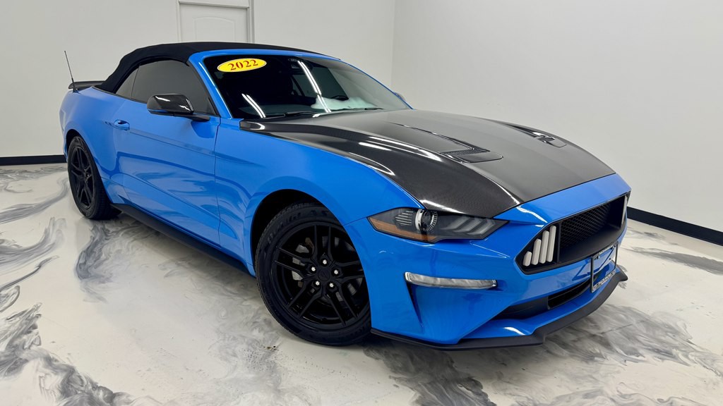 2022 Ford Mustang Image 2
