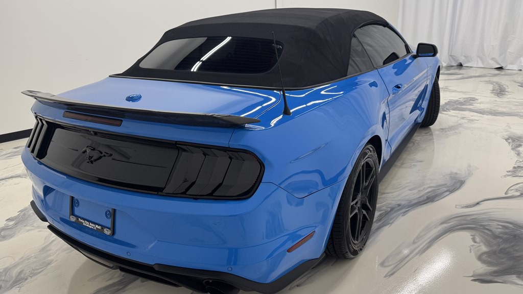 2022 Ford Mustang Image 9