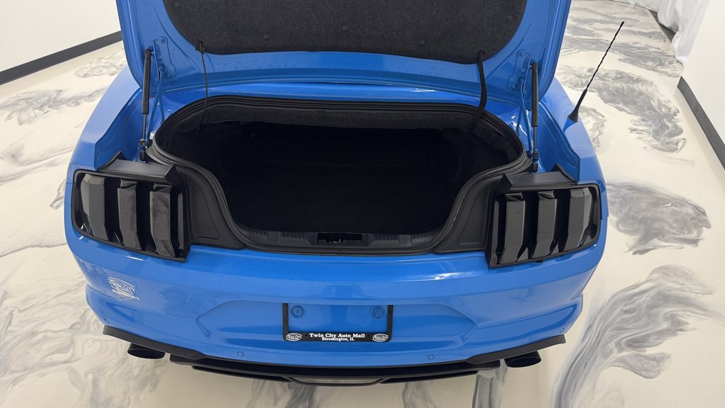 2022 Ford Mustang Image 12