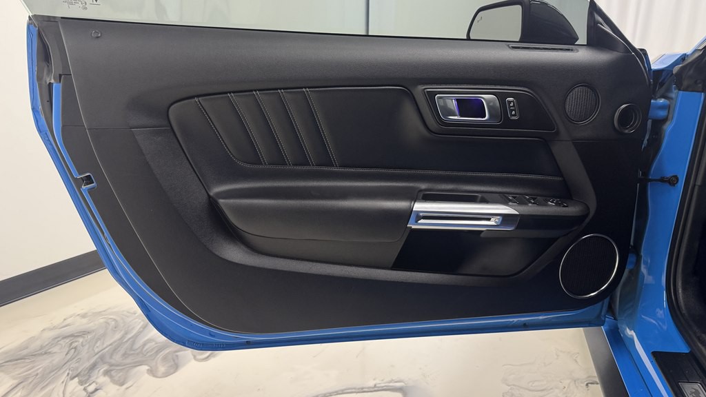 2022 Ford Mustang Image 15