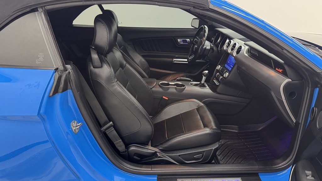 2022 Ford Mustang Image 26