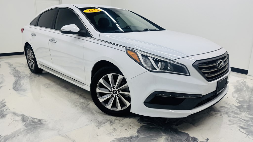 2016 Hyundai Sonata Image 2