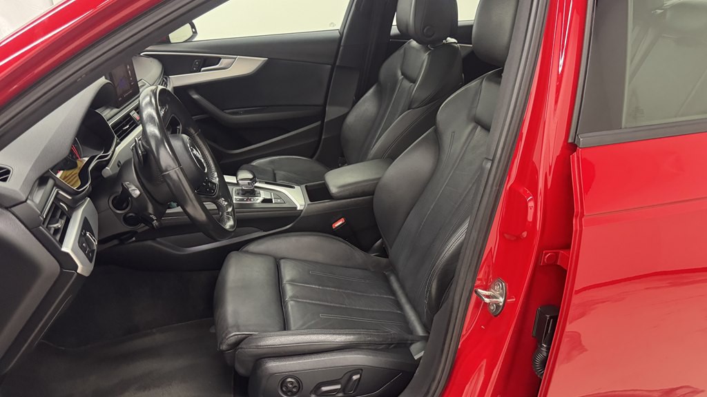 2017 Audi A4 Image 16