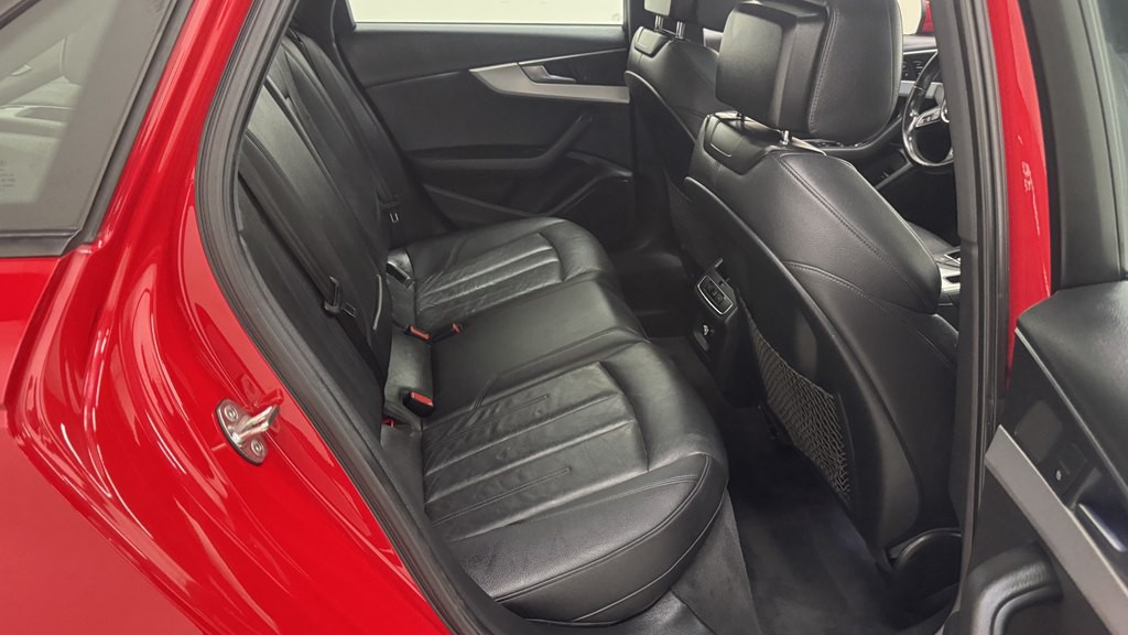 2017 Audi A4 Image 25