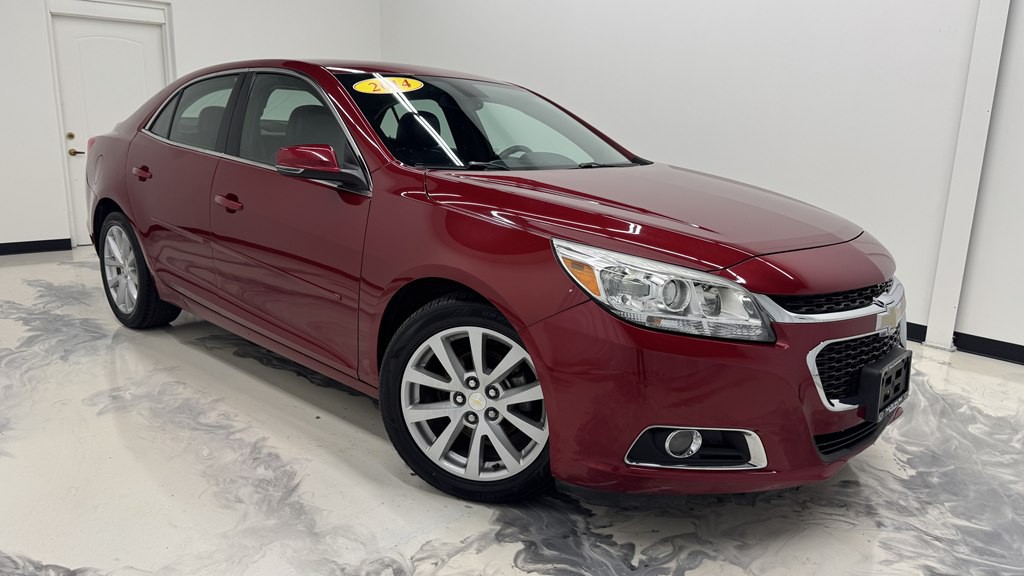 2014 Chevrolet Malibu Image 2