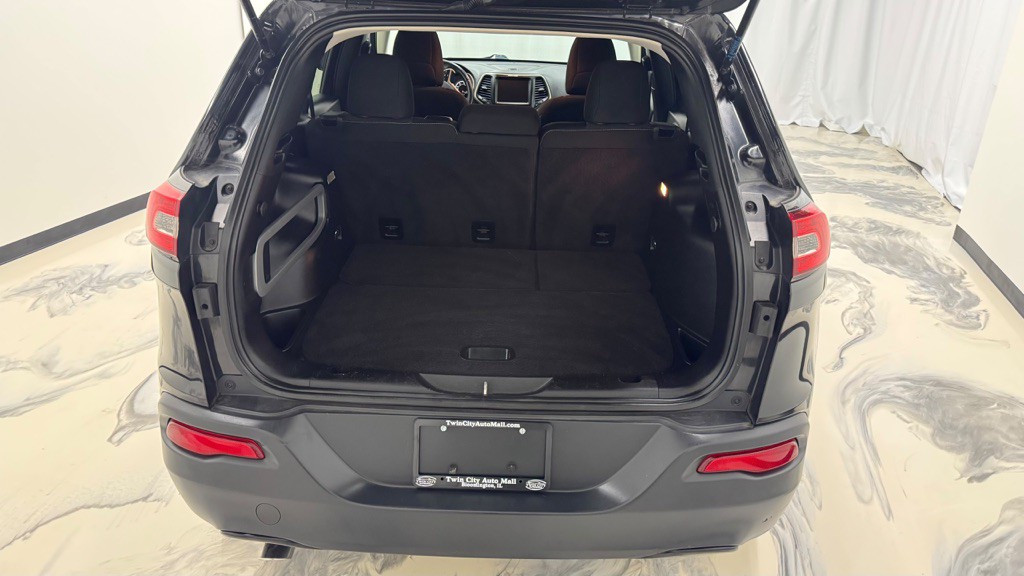 2016 Jeep Cherokee Image 11