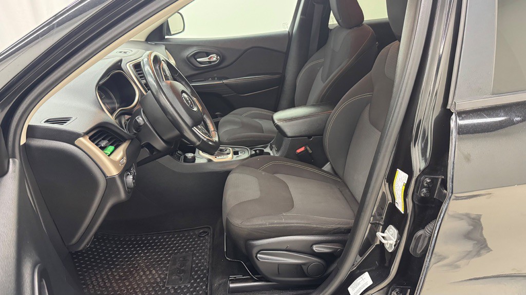 2016 Jeep Cherokee Image 18