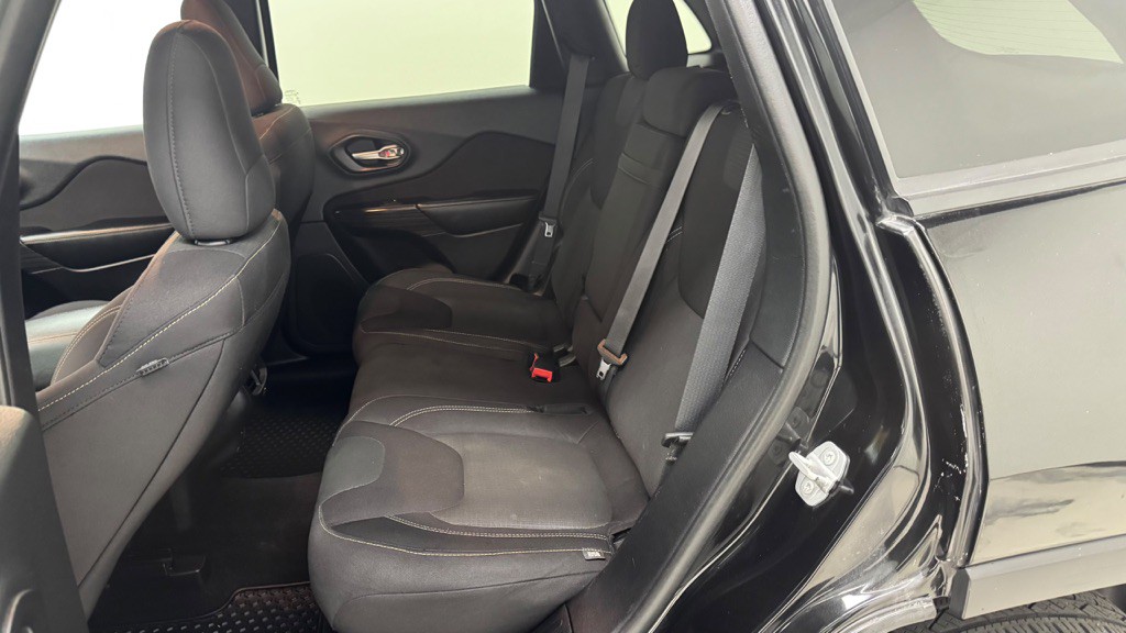 2016 Jeep Cherokee Image 24