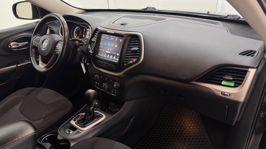 2016 Jeep Cherokee Image 29