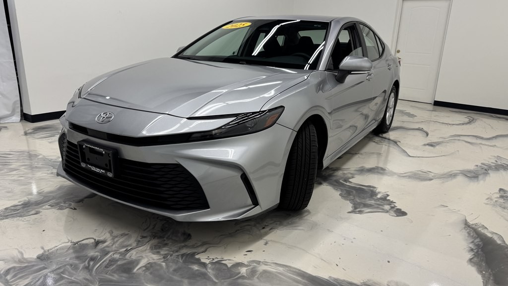 2025 Toyota Camry Image 3