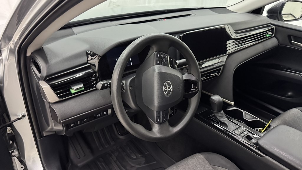 2025 Toyota Camry Image 13