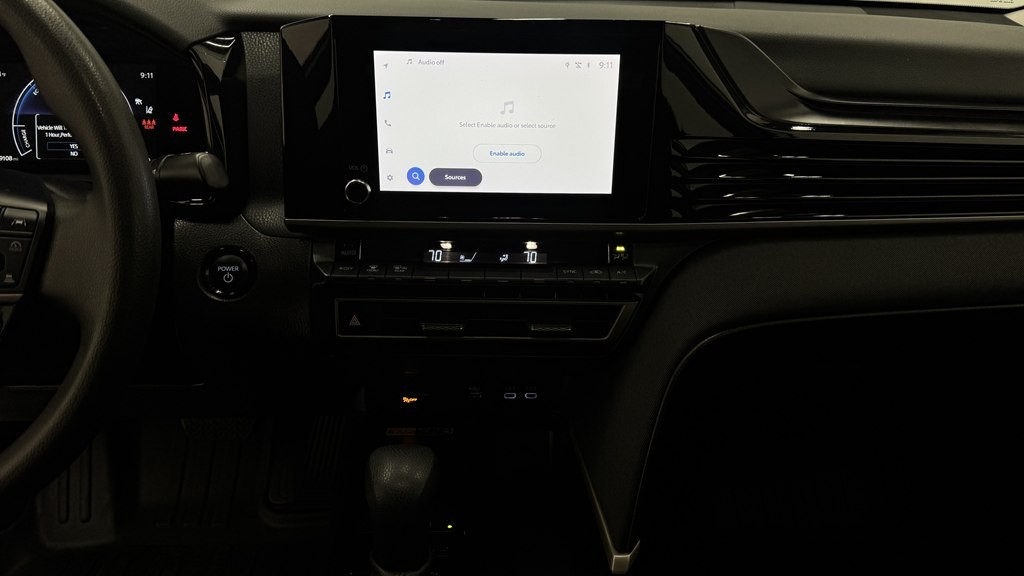 2025 Toyota Camry Image 17
