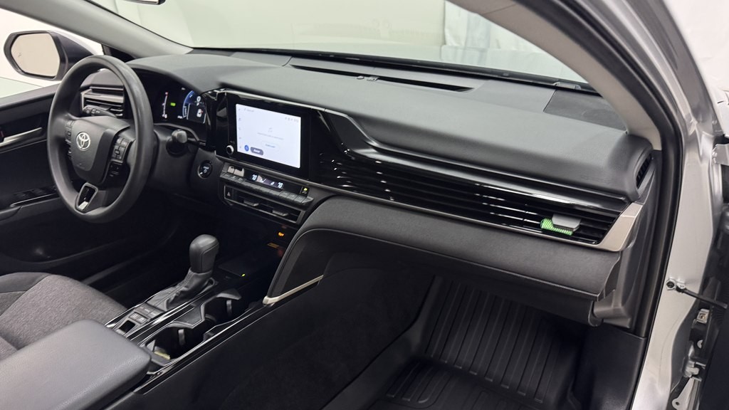 2025 Toyota Camry Image 25