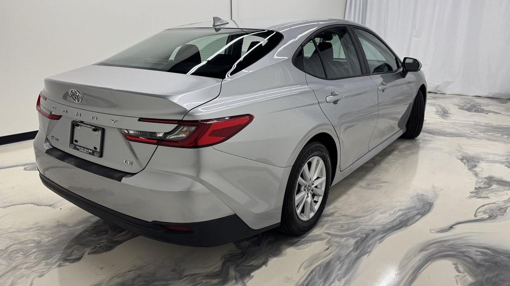 2025 Toyota Camry Image 7