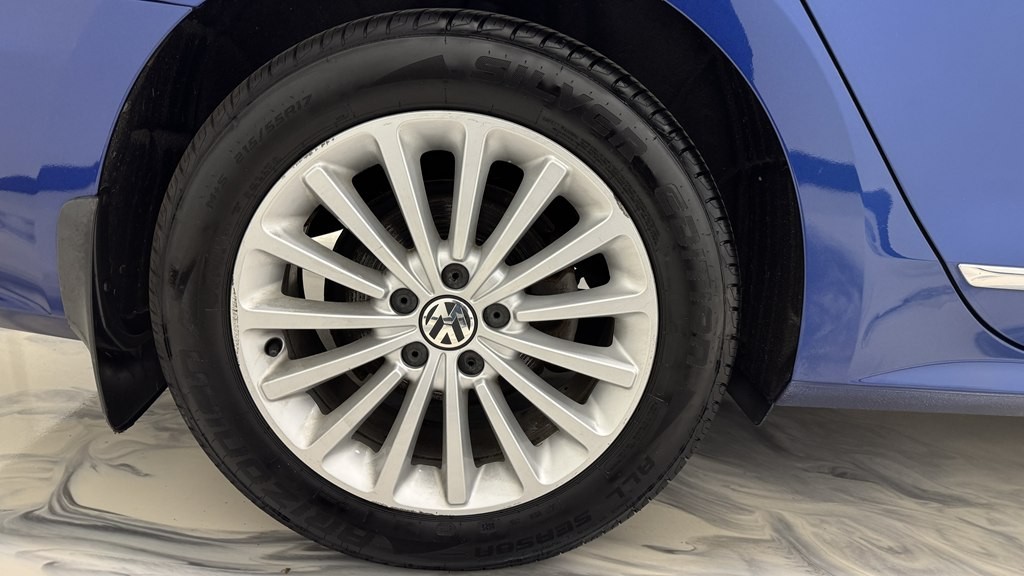 2016 Volkswagen Passat Image 12