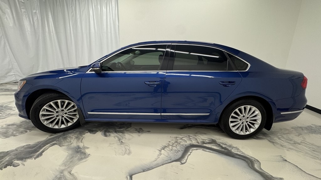 2016 Volkswagen Passat Image 5