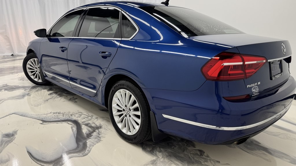 2016 Volkswagen Passat Image 6