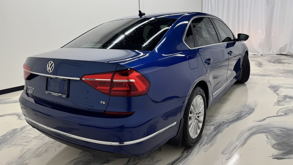 2016 Volkswagen Passat Image 8