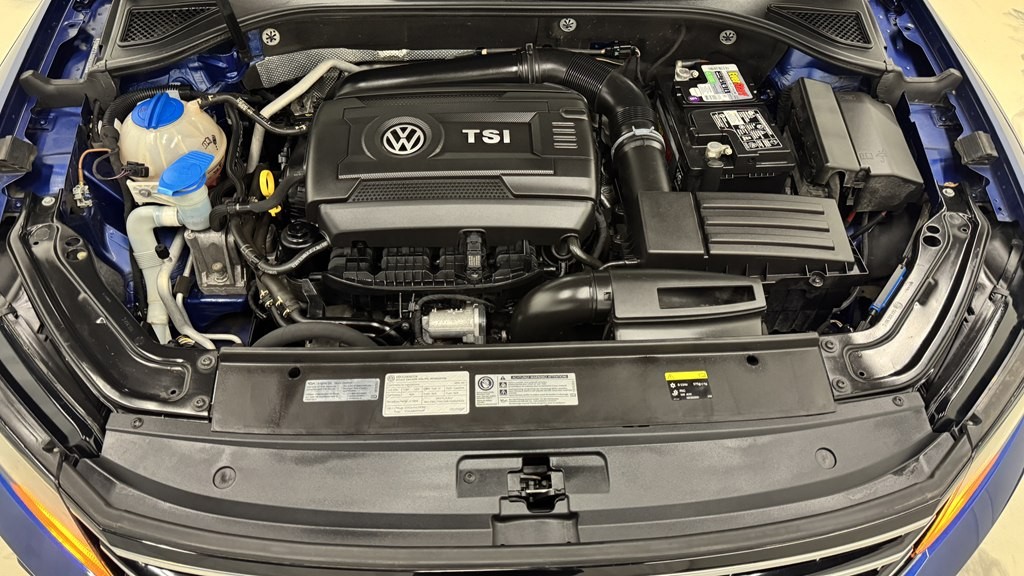 2016 Volkswagen Passat Image 9