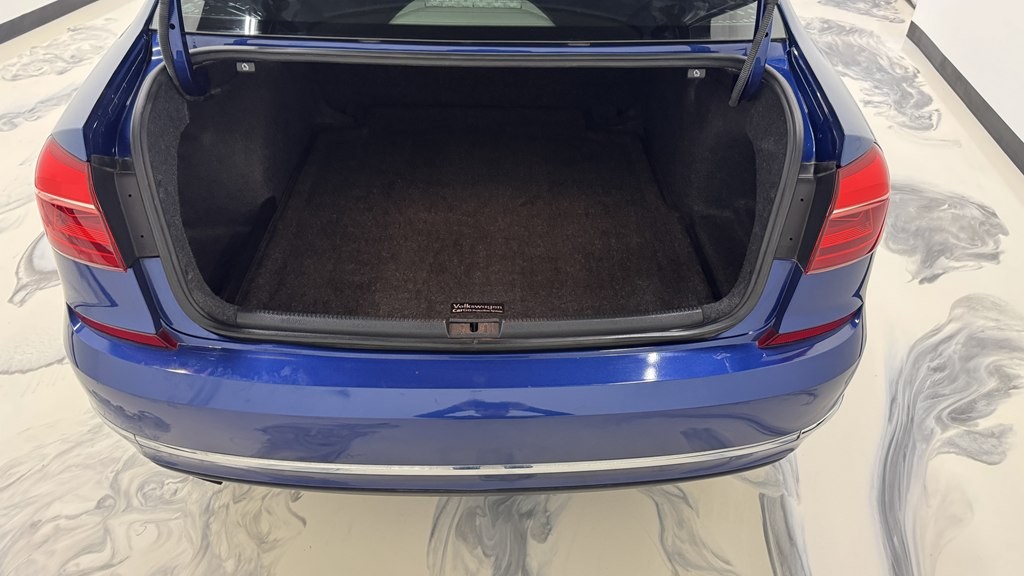 2016 Volkswagen Passat Image 10