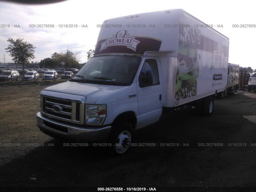 2010 Ford Econoline Image 2