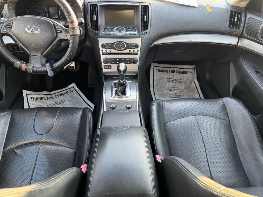 2011 INFINITI G37 Image 9