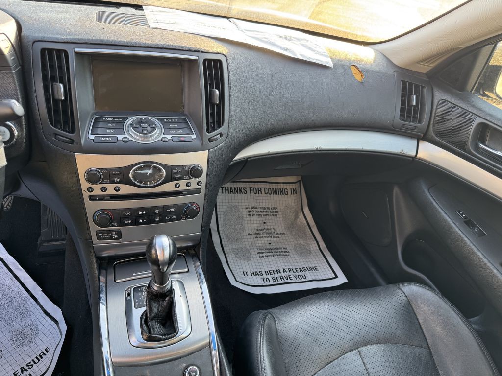 2011 INFINITI G37 Image 13