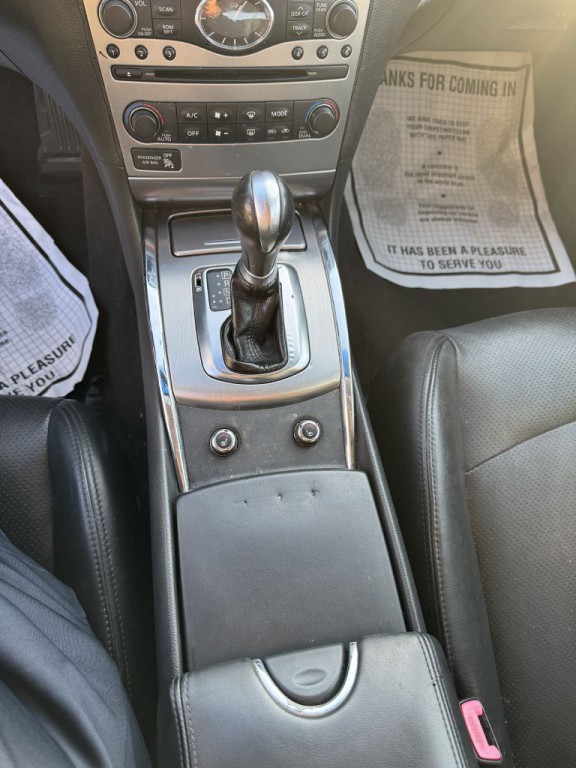 2011 INFINITI G37 Image 14