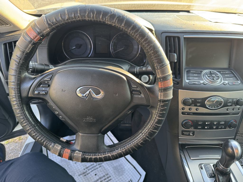 2011 INFINITI G37 Image 15