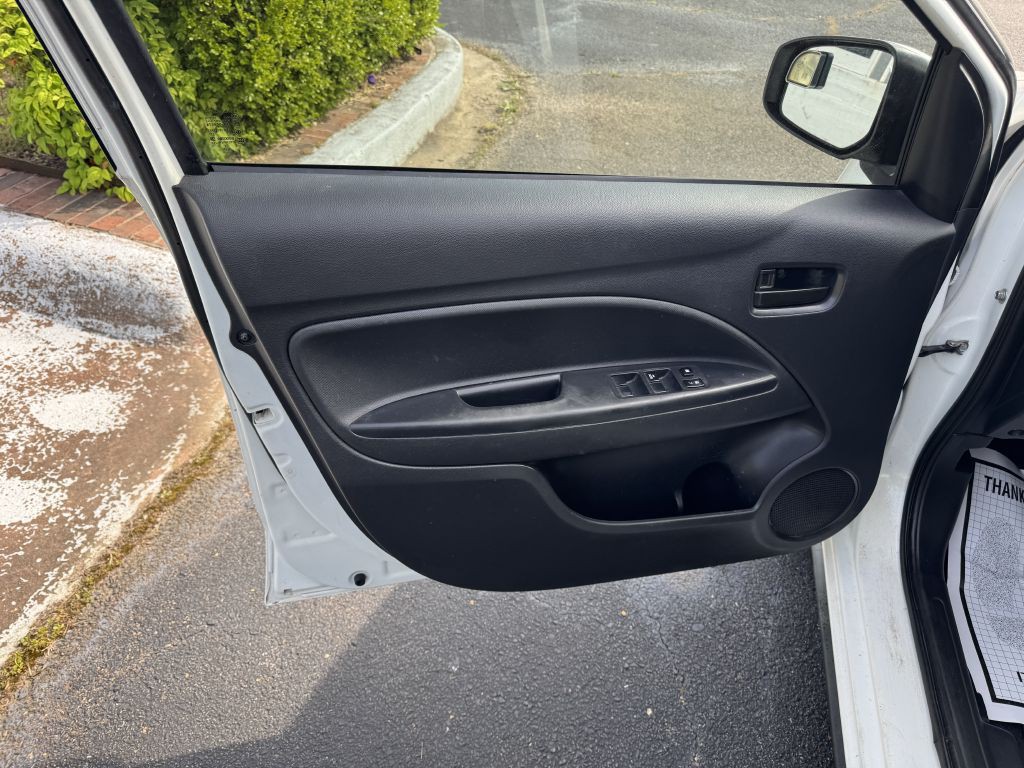 2017 Mitsubishi Mirage Image 12