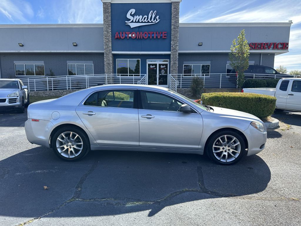 2012 Chevrolet Malibu Image 2