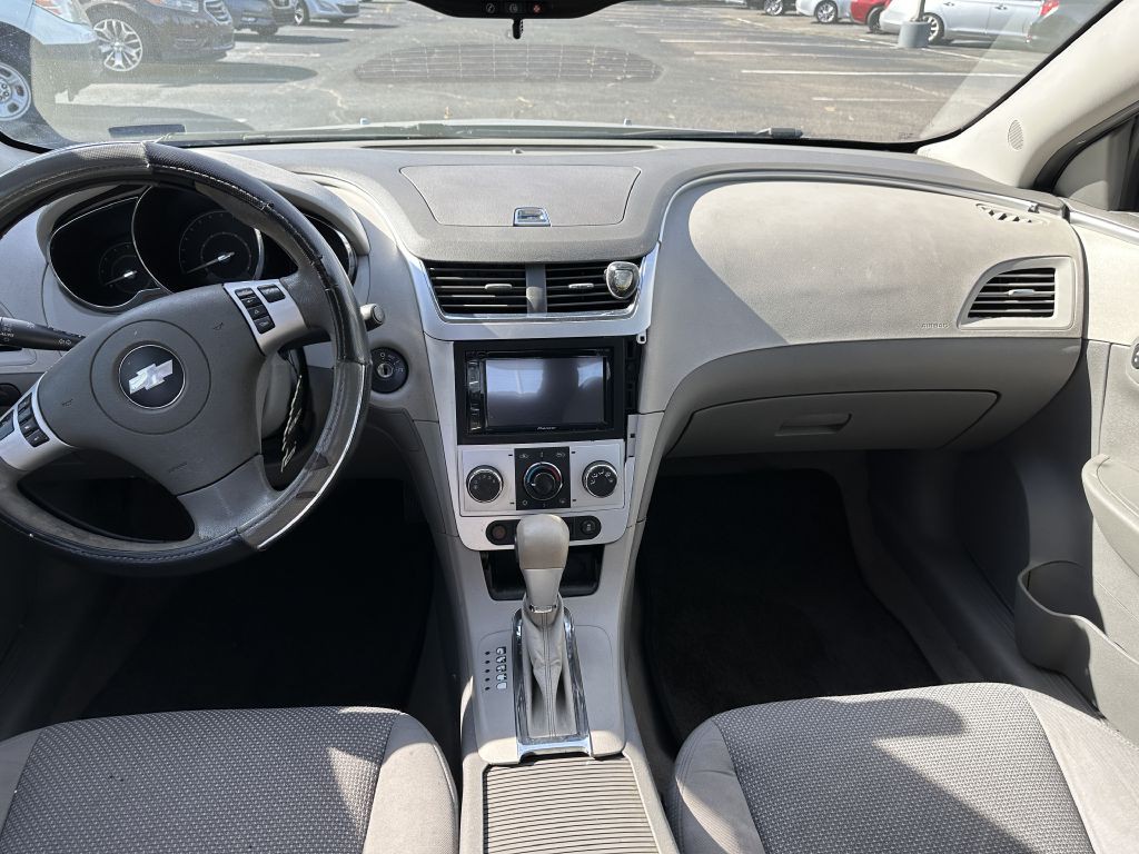 2012 Chevrolet Malibu Image 11