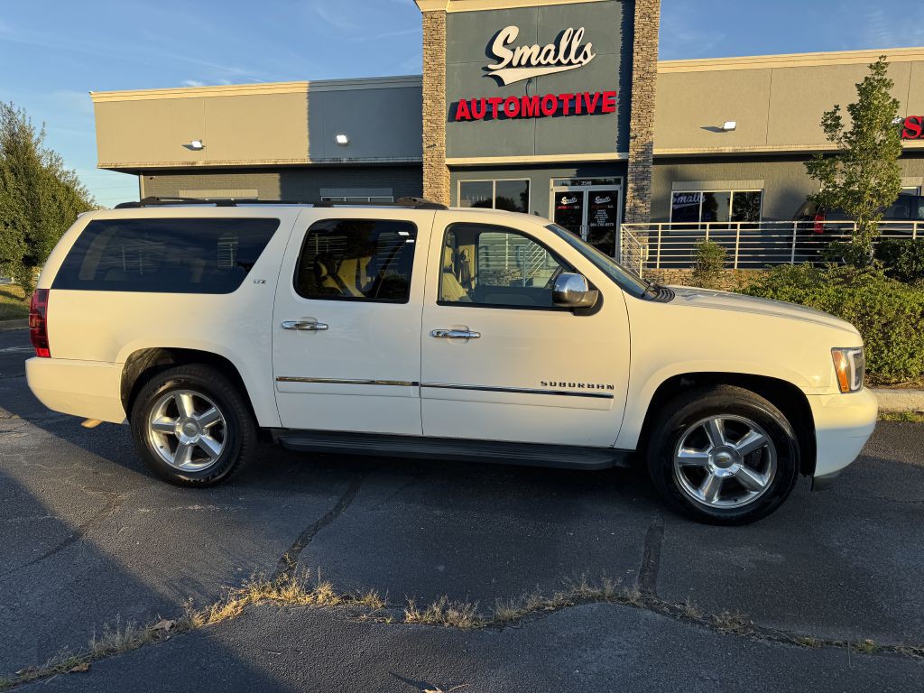 2011 Chevrolet Suburban Image 4