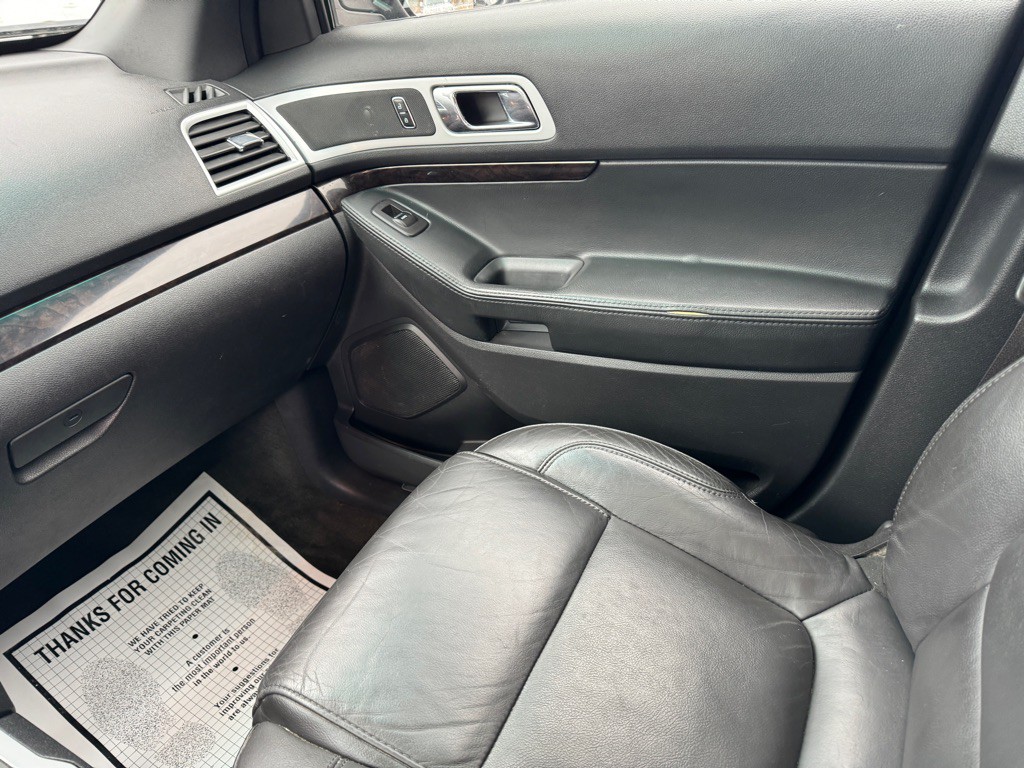 2015 Ford Explorer Image 18