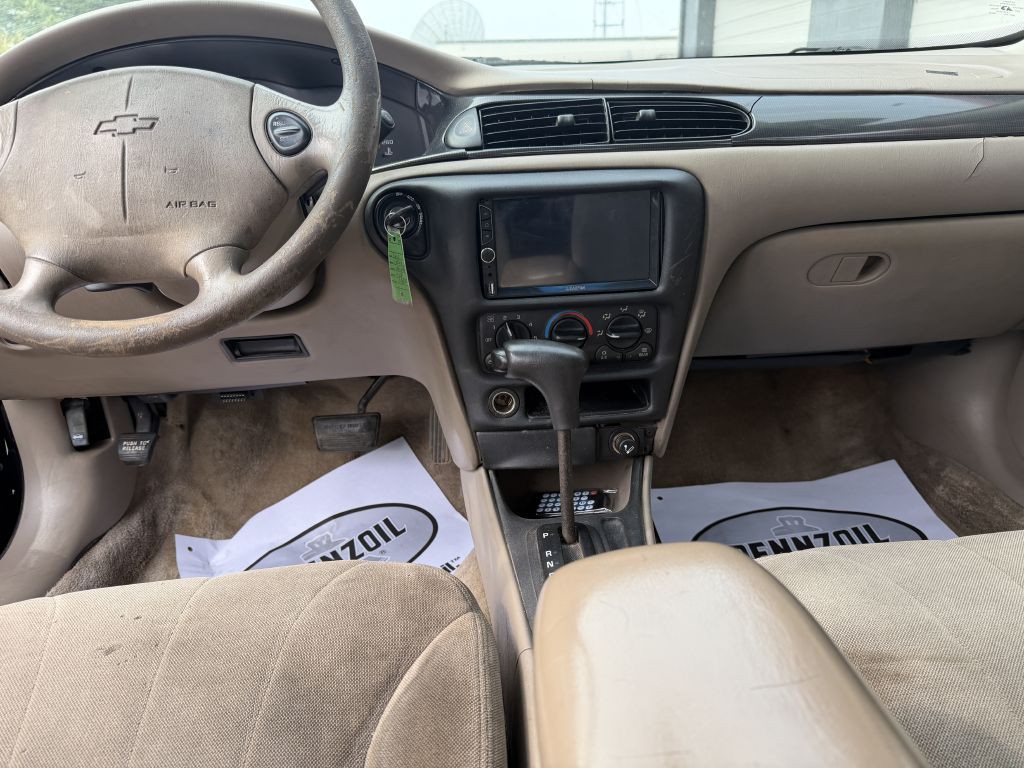 2002 Chevrolet Malibu Image 12