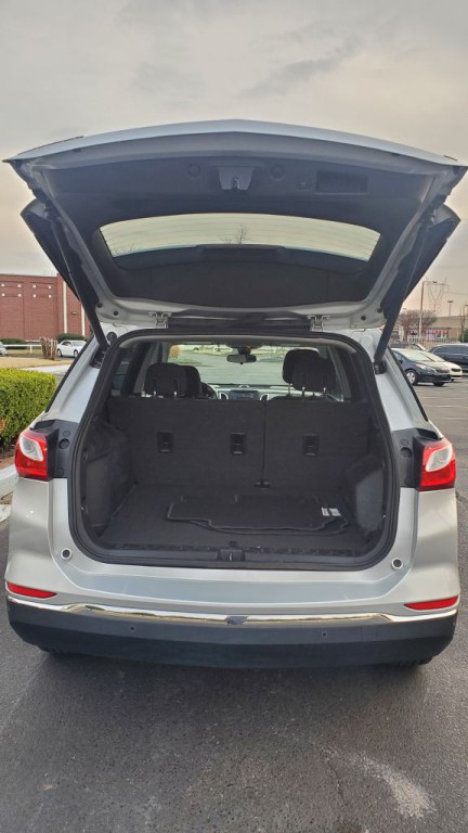 2017 Chevrolet Equinox Image 2