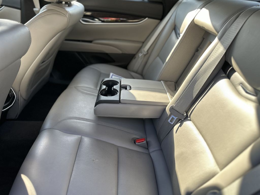 2013 Cadillac XTS Image 11