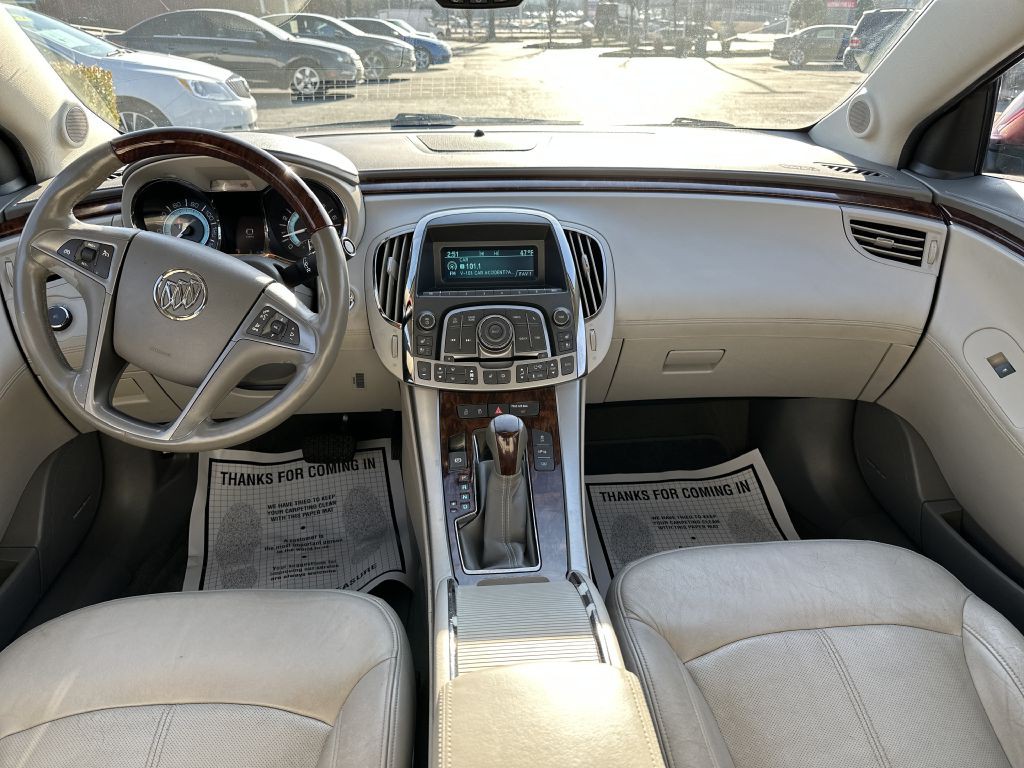 2011 Buick Lacrosse Image 11