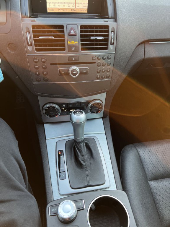 2010 Mercedes-Benz C-Class Image 14