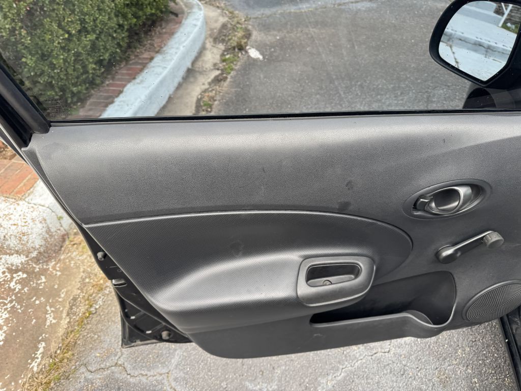 2014 Nissan Versa Image 11