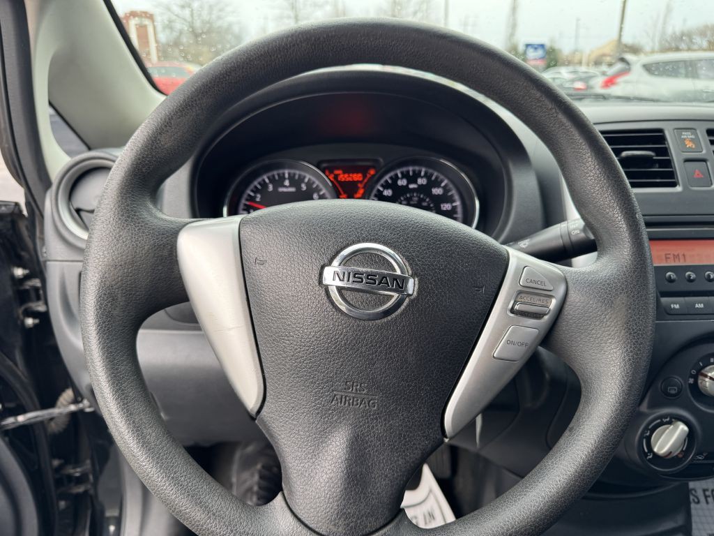 2014 Nissan Versa Image 17