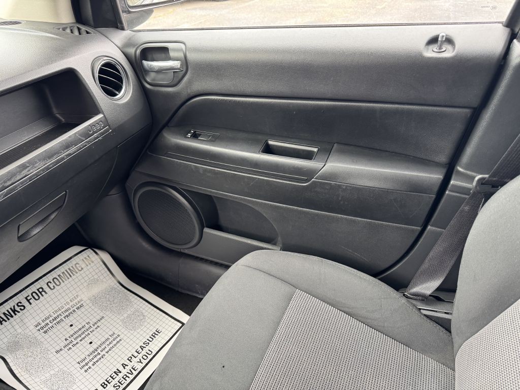 2012 Jeep Compass Image 16