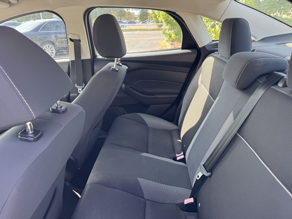 2014 Ford Focus Image 9