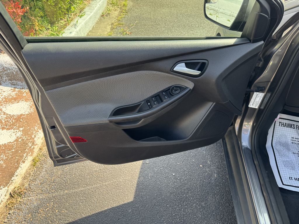 2014 Ford Focus Image 11