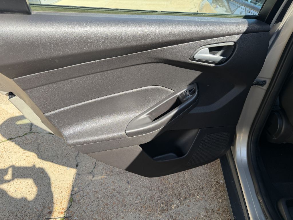 2015 Ford Focus Image 7