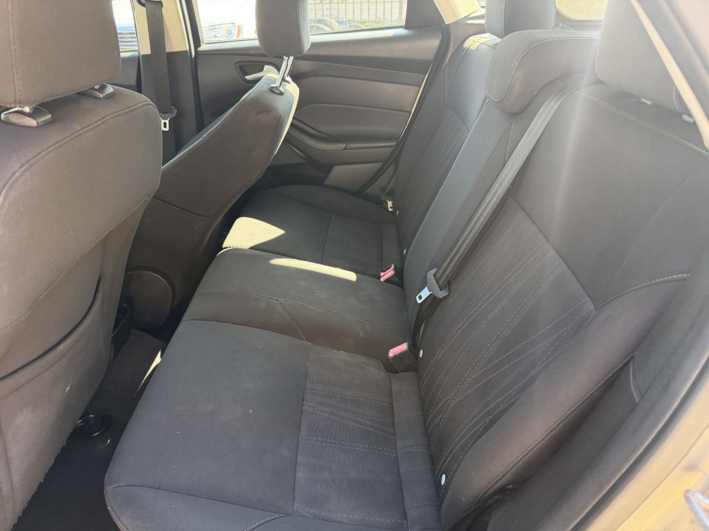 2015 Ford Focus Image 8