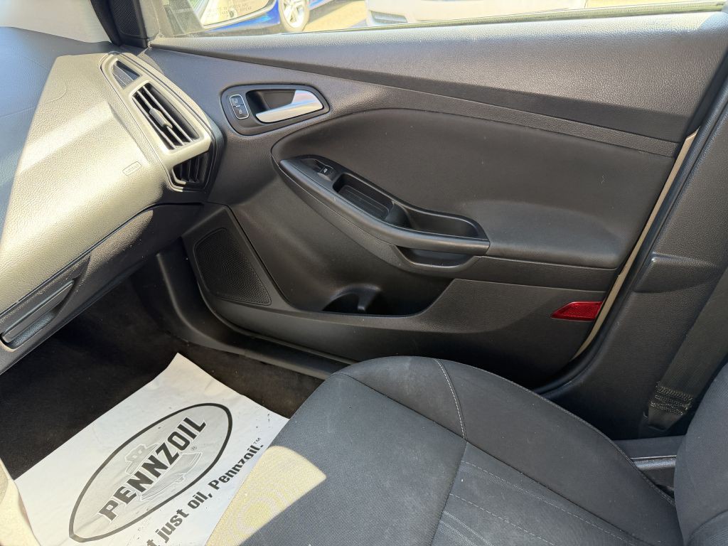 2015 Ford Focus Image 11