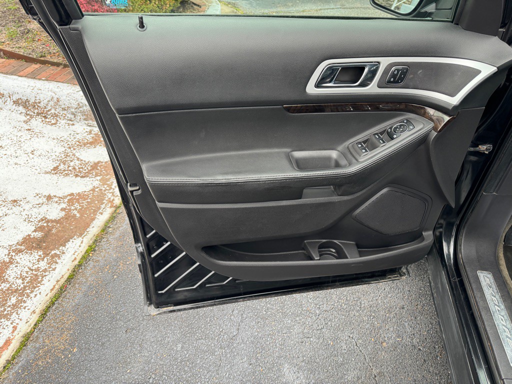 2015 Ford Explorer Image 14