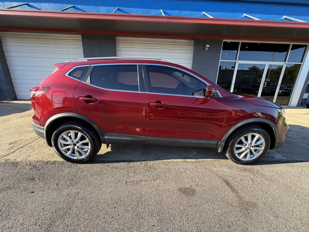 2021 Nissan Rogue Image 1
